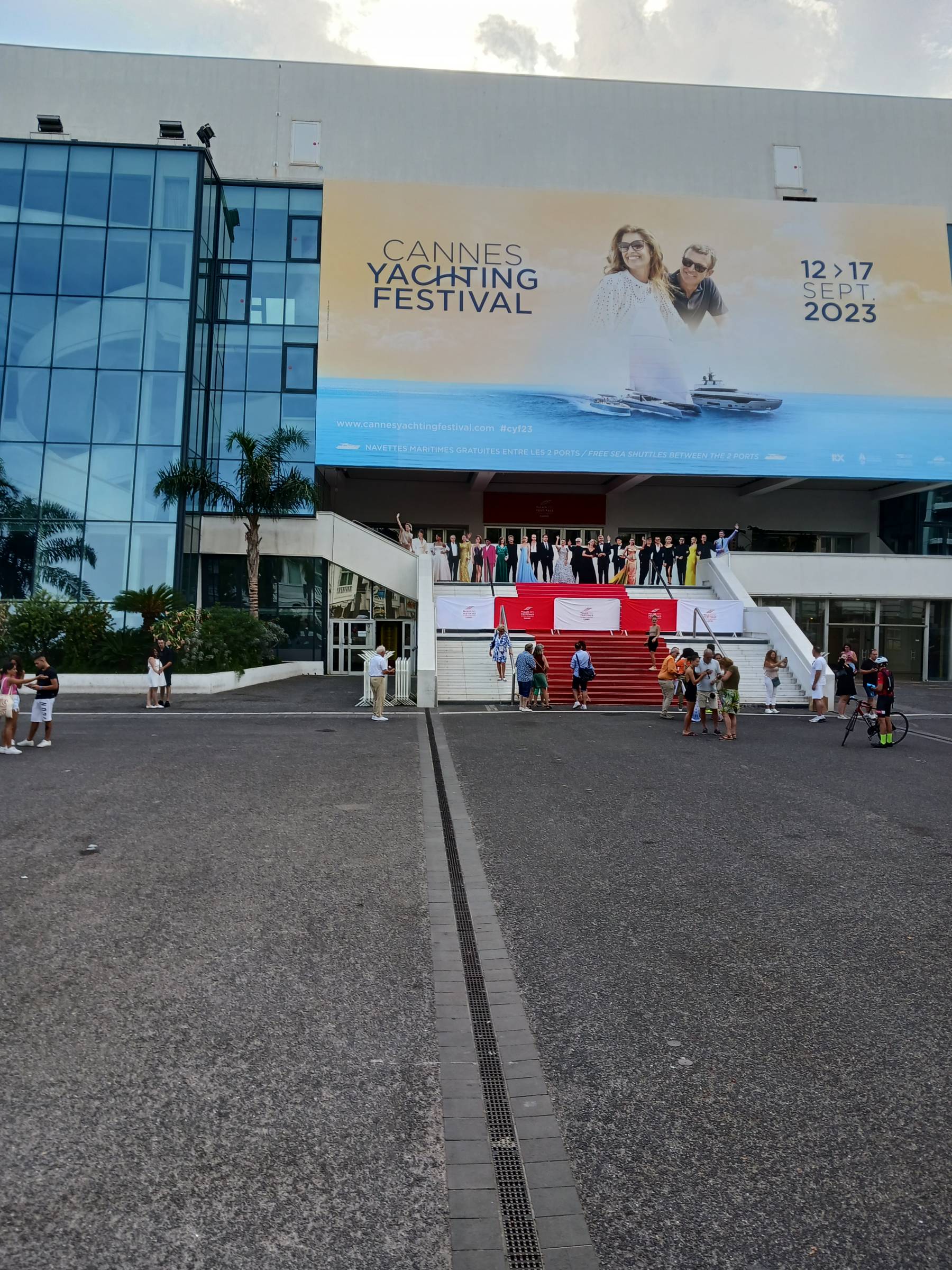 Louer un box de stockage pour le Yachting Festival à Cannes